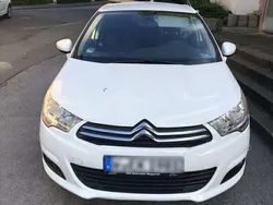 Weiß Gebraucht 2011 Citroën C4 Limousine | 5.000 €