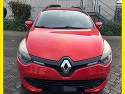 Rot Gebraucht 2014 Renault Clio GrandTour Kombi | 3.900 €