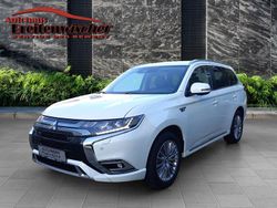 Weiß Gebraucht 2020 Mitsubishi Outlander P-HEV Plus SUV | 21.990 € (Fairer Preis)