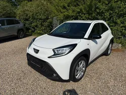 040 schneeweiß Gebraucht 2024 Toyota Aygo Comfort Kleinwagen | 16.750 € (Fairer Preis)