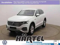Pure white, solid Gebraucht 2021 VW Touareg Atmosphere SUV | 45.900 € (Fairer Preis)