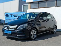 Schwarz Gebraucht 2015 Mercedes B200 Van / Kleinbus | 4.750 €