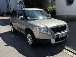 Beige Gebraucht 2011 Skoda Yeti SUV | 5.700 € (Fairer Preis)