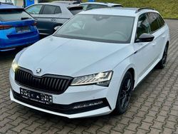 Moonweiss metallic Gebraucht 2023 Skoda Superb SportLine Kombi | 31.995 € (Fairer Preis)