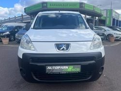 Weiß Gebraucht 2012 Peugeot Partner Avantage Van / Kleinbus | 3.990 € (Etwas zu teuer)
