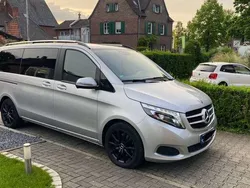 Grau Gebraucht 2019 Mercedes V220 Edition Van / Kleinbus | 37.500 € (Guter Preis)