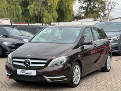 Braun Gebraucht 2014 Mercedes B200 Van / Kleinbus | 12.900 € (Fairer Preis)