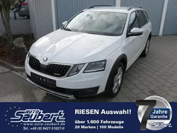 Weiß metallic Gebraucht 2018 Skoda Octavia Scout 4x4 Kombi | 26.990 €
