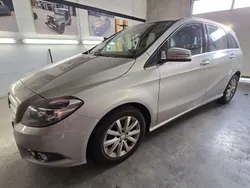 Grau Gebraucht 2012 Mercedes B180 Van / Kleinbus | 10.900 € (Fairer Preis)