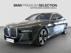 Grau Gebraucht 2024 BMW 740 Sport Line Limousine | 122.499 €