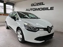 Weiß Gebraucht 2016 Renault Clio IV LIMITED Limousine | 7.480 € (Etwas zu teuer)