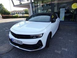 Weiß (arktisweiß) Gebraucht 2023 Opel Astra GSe Limousine | 33.750 €