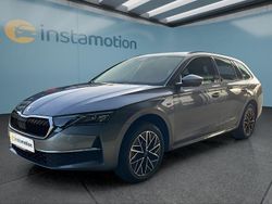 Grau Neu 2025 Skoda Octavia Kombi | 37.999 € (Etwas zu teuer)