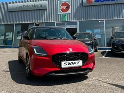 Rot Neu 2025 Suzuki Swift Comfort+ Limousine | 21.300 €