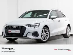 Weiß Gebraucht 2023 Audi A3 Sportback e-tron Ambiente Limousine | 29.470 € (Fairer Preis)