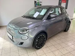 Grau Gebraucht 2023 Fiat 500e La Prima Limousine | 24.190 € (Etwas zu teuer)