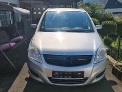 Silber Gebraucht 2009 Opel Zafira Van / Kleinbus | 1.800 € (Guter Preis)