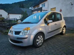 Blau Gebraucht 2004 Renault Modus Van / Kleinbus | 800 € (Fairer Preis)