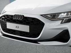 Weiß Gebraucht 2025 Audi A3 Limousine | 34.699 €