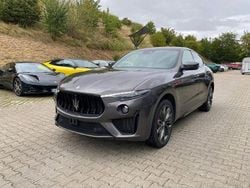 Grau Gebraucht 2022 Maserati Levante SUV | 84.900 € (Superpreis)