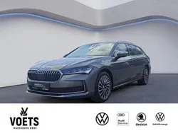Graphite grau metallic Gebraucht 2024 Skoda Superb LAURIN & KLEMENT Kombi | 44.888 € (Guter Preis)