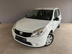 Weiß Gebraucht 2010 Dacia Sandero Ambiance Kleinwagen | 2.499 € (Fairer Preis)