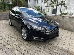 Schwarz Gebraucht 2016 Ford Focus Titanium Kombi | 7.000 € (Superpreis)