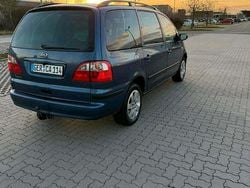 Blau Gebraucht 2006 Ford Galaxy Van / Kleinbus | 1.700 € (Teuer)