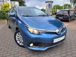 Blau Gebraucht 2015 Toyota Auris Touring Sports Design Kombi | 9.400 € (Superpreis)
