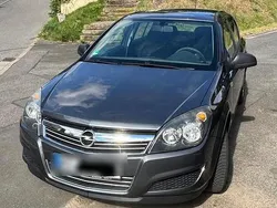 Grau Gebraucht 2009 Opel Astra Limousine | 2.100 € (Fairer Preis)