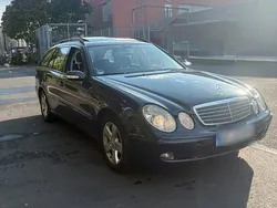 Blau Gebraucht 2004 Mercedes E200 Kombi | 2.000 € (Superpreis)