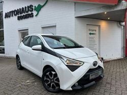 Weiß Gebraucht 2021 Toyota Aygo X-play Kleinwagen | 9.480 € (Fairer Preis)