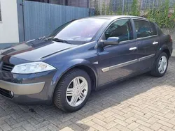 Grau Gebraucht 2004 Renault Mégane II Dynamique Limousine | 3.000 € (Fairer Preis)