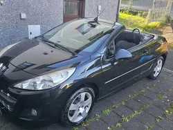 Schwarz Gebraucht 2011 Peugeot 207 CC Cabrio | 3.500 € (Etwas zu teuer)