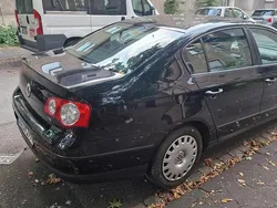Schwarz Gebraucht 2006 VW Passat Limousine | 2.400 € (Fairer Preis)