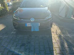 Grau Gebraucht 2019 VW Golf VII R-line Limousine | 20.800 € (Etwas zu teuer)