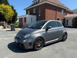 Colore esterno (grigio opaco) (metallic) Gebraucht 2015 Abarth 695 Kleinwagen | 30.900 € (Fairer Preis)
