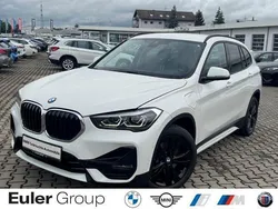 Weiss Gebraucht 2021 BMW X1 Sport Line SUV | 25.899 € (Fairer Preis)