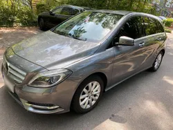 Grau Gebraucht 2012 Mercedes B180 Van / Kleinbus | 8.500 € (Guter Preis)