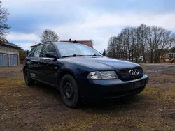 Blau Gebraucht 1998 Audi A4 Kombi | 330 € (Superpreis)
