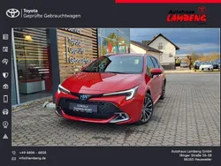 Karminarot metallic (metallic) Gebraucht 2024 Toyota Corolla Team Kombi | 28.990 € (Fairer Preis)