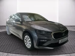 Graphitegrau metallic Gebraucht 2024 Skoda Scala Selection Kleinwagen | 26.790 € (Teuer)