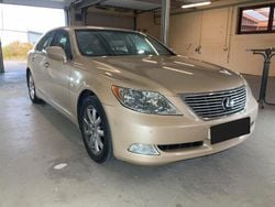 Beige Gebraucht 2009 Lexus LS460 Limousine | 12.999 €