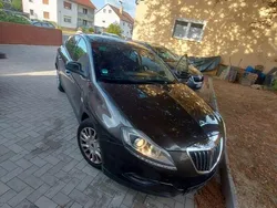 Grau Gebraucht 2009 Lancia Delta Limousine | 2.200 €