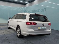 Weiß Gebraucht 2023 VW Passat Kombi | 27.449 € (Fairer Preis)