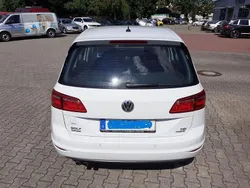 Weiß Gebraucht 2017 VW Golf Sportsvan Comfortline Van / Kleinbus | 14.800 € (Guter Preis)