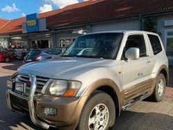 Grau Gebraucht 2002 Mitsubishi Pajero SUV | 3.900 € (Guter Preis)