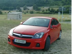 Rot Gebraucht 2007 Opel Astra GTC Limousine | 1.099 € (Guter Preis)