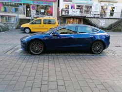 Blau Gebraucht 2019 Tesla Model 3 Performance Limousine | 27.900 € (Fairer Preis)