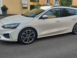 Weiß Gebraucht 2020 Ford Focus ST-Line X Kombi | 17.950 € (Fairer Preis)